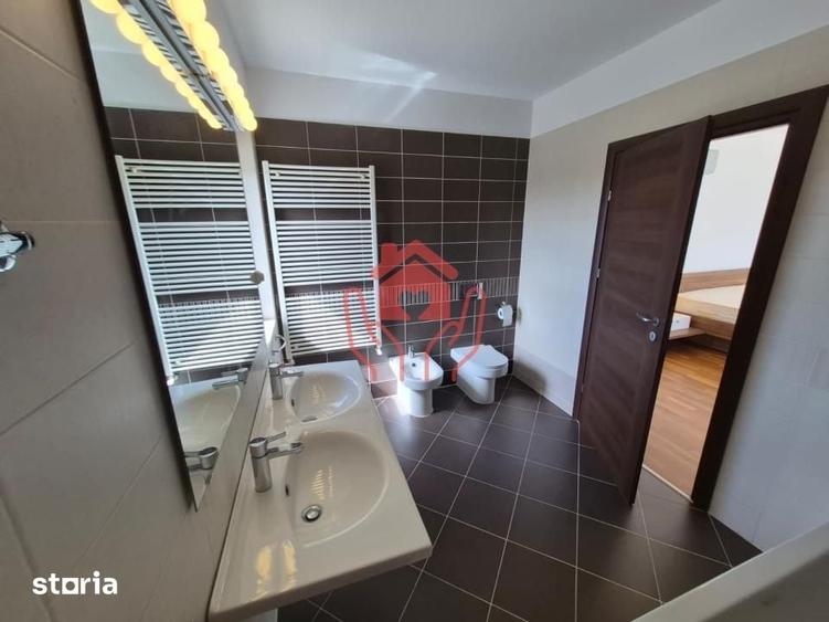 Apartament cu 4 camere decomandat în Est