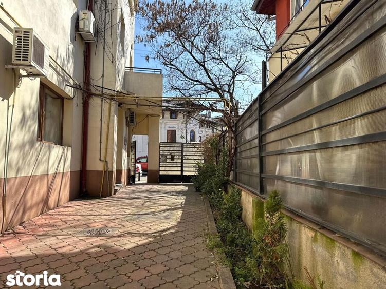 Casă cu 10 camere cu Canalizare în Dacia