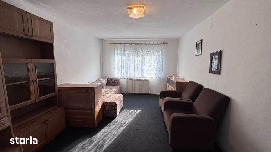 Apartament cu 3 camere în Decebal