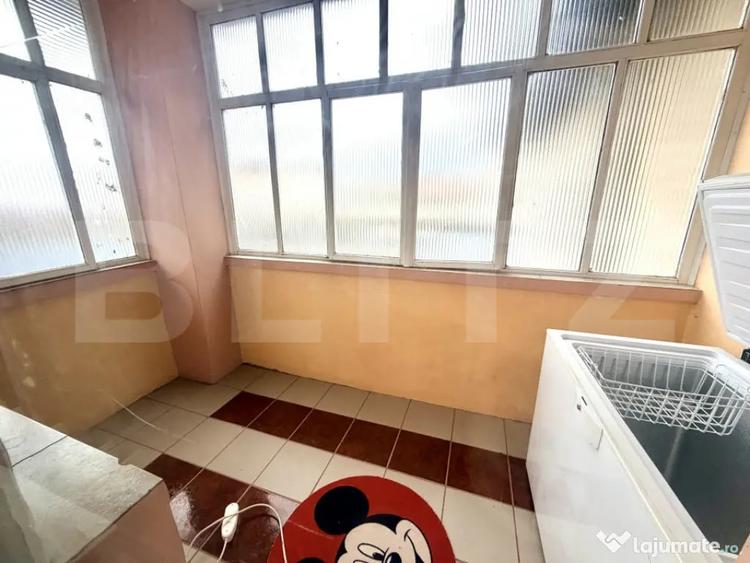 Apartament cu 3 camere decomandat în Central