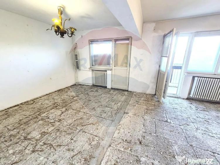 Apartament cu 4 camere decomandat în P-ța Unirii