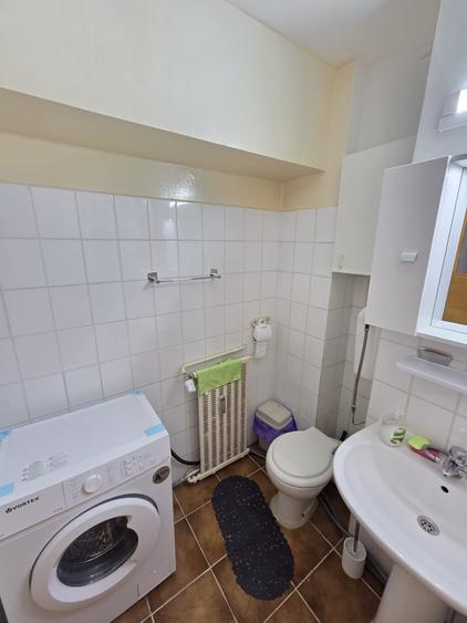 Apartament cu 2 camere semidecomandat în Văcăresti