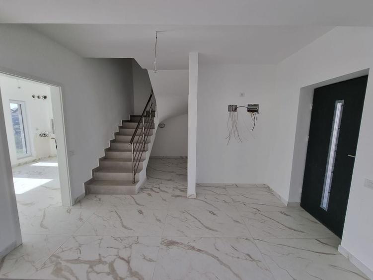 Vila individuala | P+1+M (locuibila) | 220 mp | teren 292 mp - 10