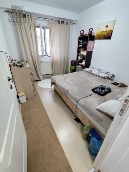 Apartament cu 4 camere semidecomandat, mobilat în Rahova