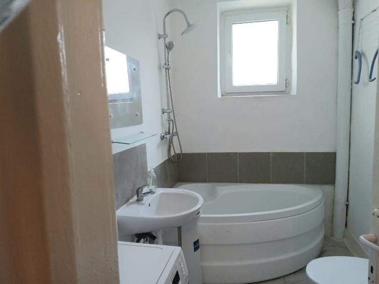 Apartament cu 2 camere decomandat în Exterior Vest