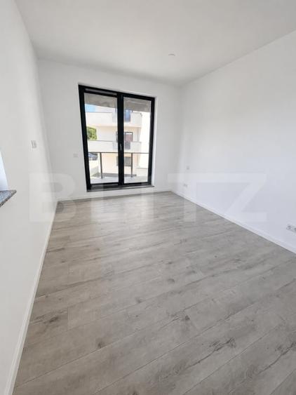 Apartament cu 3 camere semidecomandat în Centura