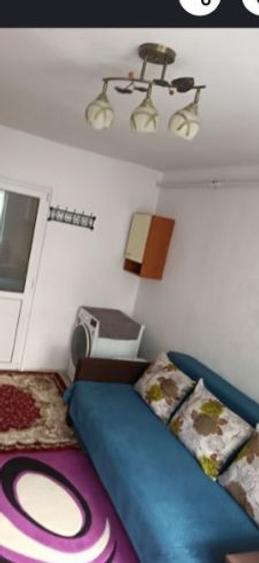 Apartament cu 1 camere semidecomandat în Tractorul - 1