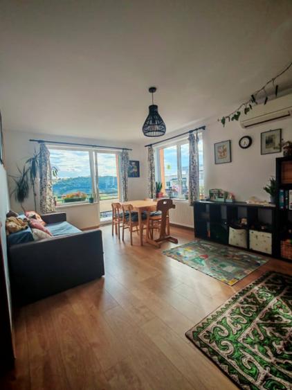 Apartament cu 4 camere decomandat în Baciu
