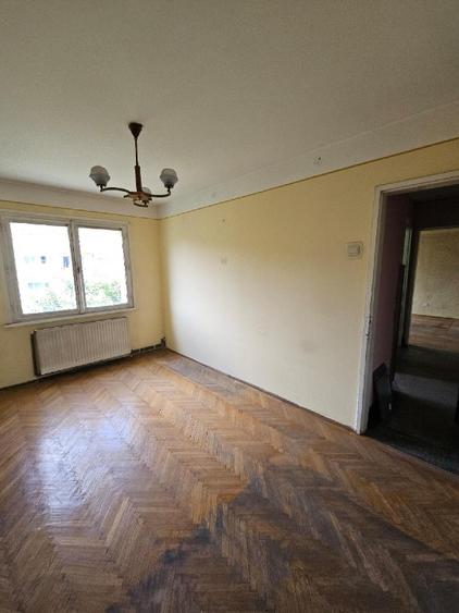 Apartament cu 2 camere decomandat în Astra