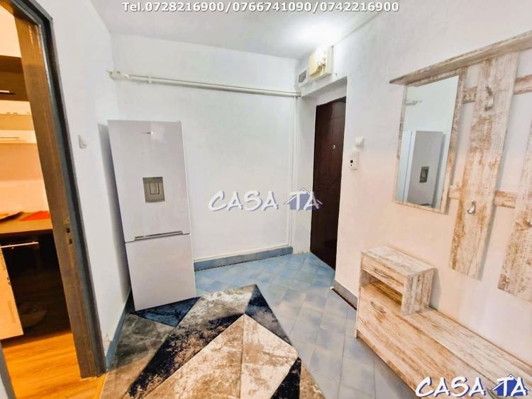 Apartament cu 2 camere semidecomandat, mobilat în Central