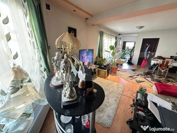 Casă cu 5 camere cu Teren 329 Mp în Bălcescu