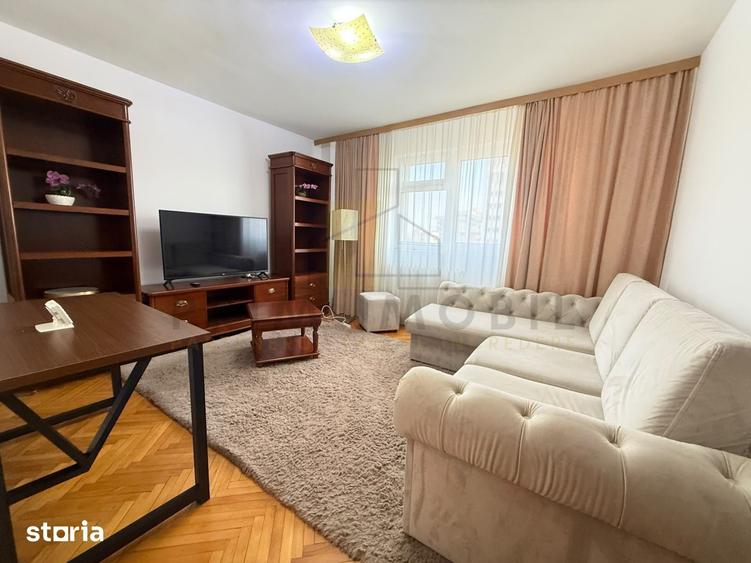 Apartament cu 2 camere decomandat în Hala Centrală