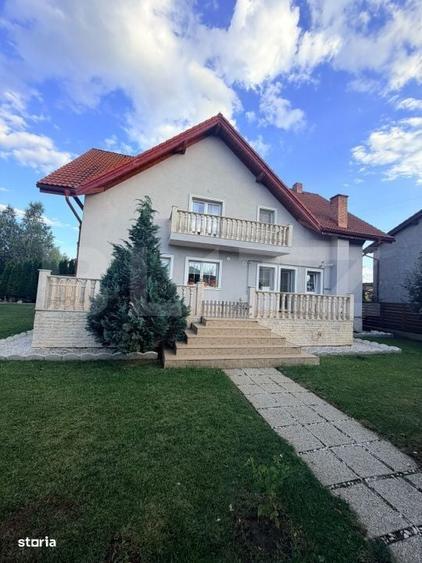 Casă cu 4 camere cu Teren 1033 Mp în Sânpetru