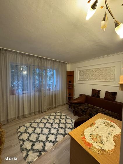 Apartament cu 3 camere în Decebal