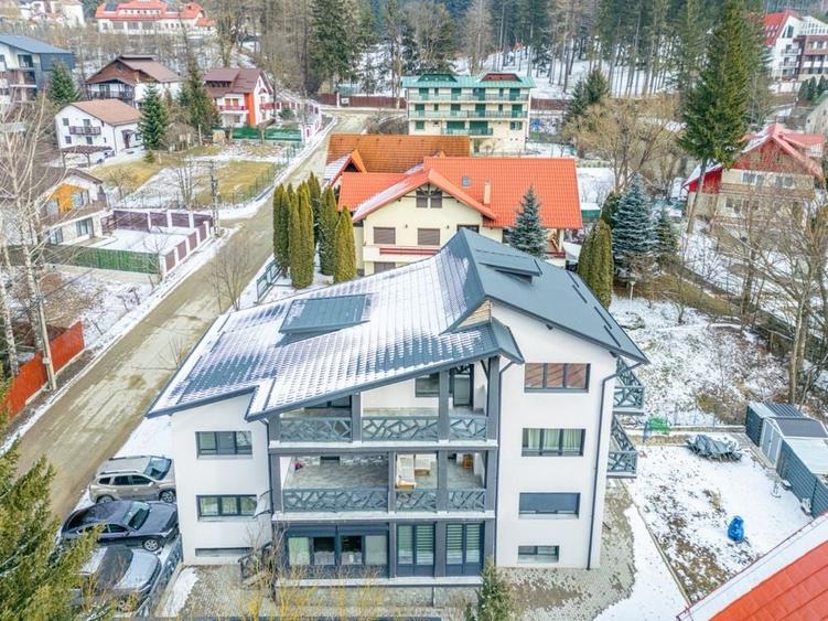 Apartament cu 4 camere decomandat în Poiana