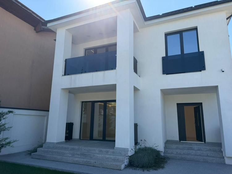 Casă individuală cu 5 camere cu Canalizare în Pipera
