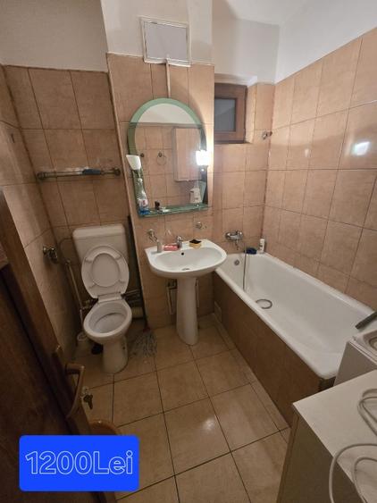 Apartament cu 3 camere decomandat în Prundu