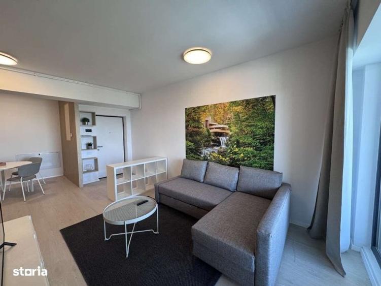 Apartament cu 4 camere semidecomandat, mobilat în Bucureștii Noi
