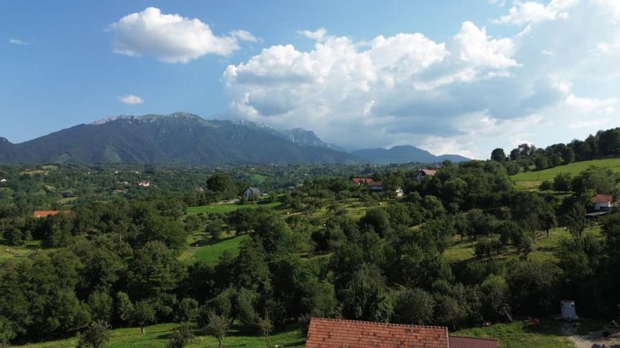 Teren de 1364 mp, în Bran