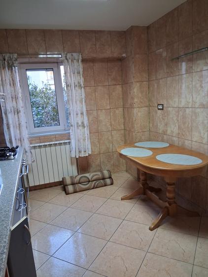 Apartament cu 3 camere decomandat în Unirii
