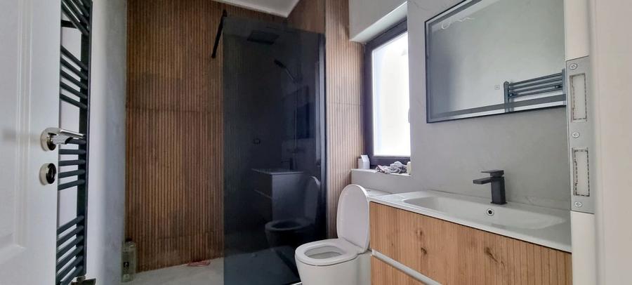 Casă individuală cu 5 camere cu Canalizare în Prelungirea Ghencea