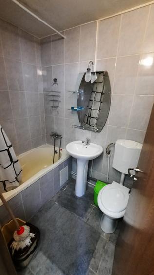 Apartament cu 2 camere semidecomandat în Hipodrom
