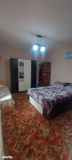 Casă cu 6 camere cu Teren 500 Mp în Stadion