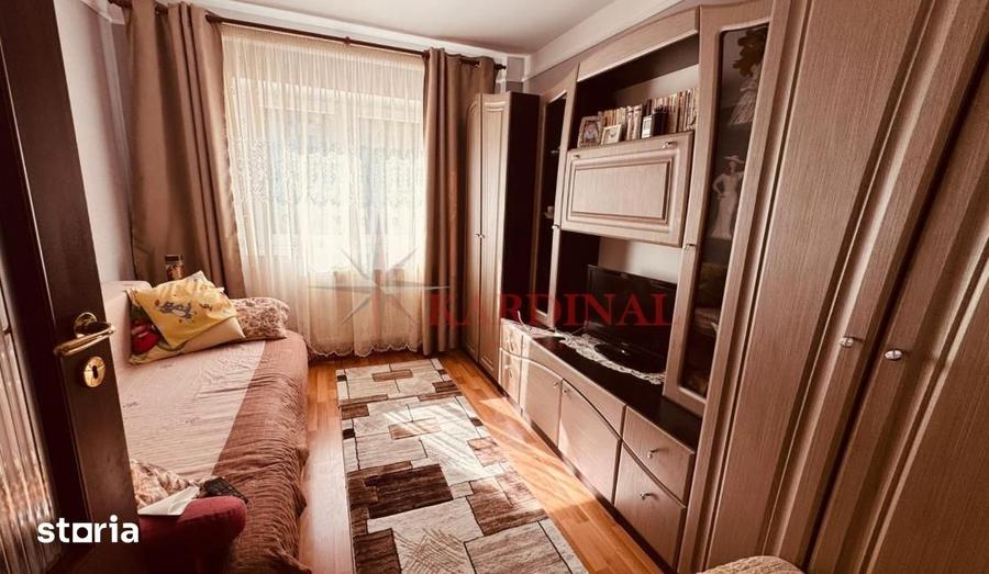 Apartament cu 3 camere decomandat, mobilat în Astra