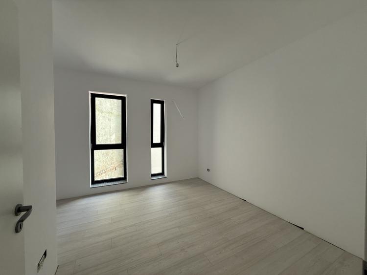 Apartament cu 4 camere decomandat în Nerva Traian