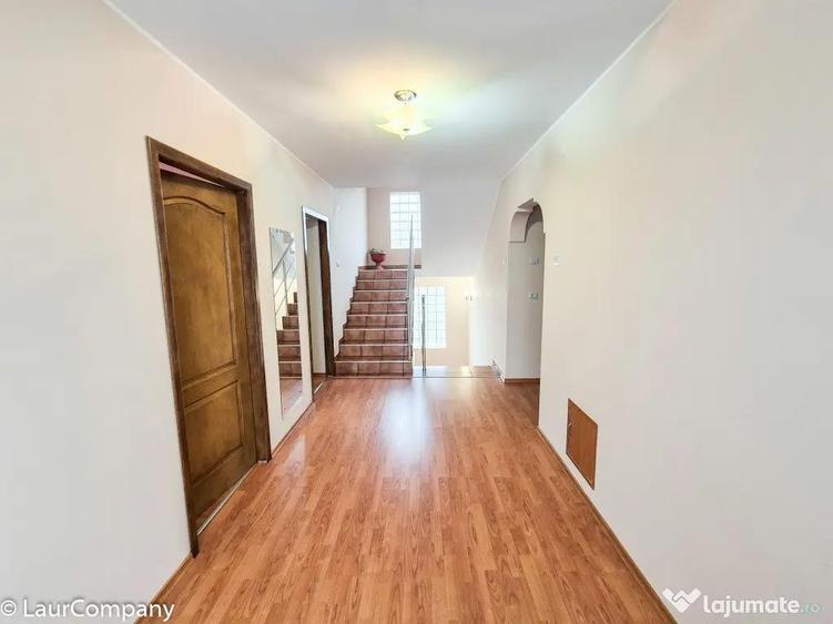 Casă cu 5 camere cu Teren 506 Mp în Prundu