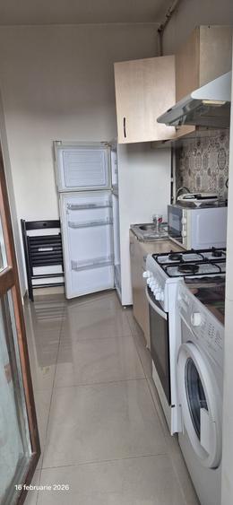 Garsonieră decomandată în Roșu