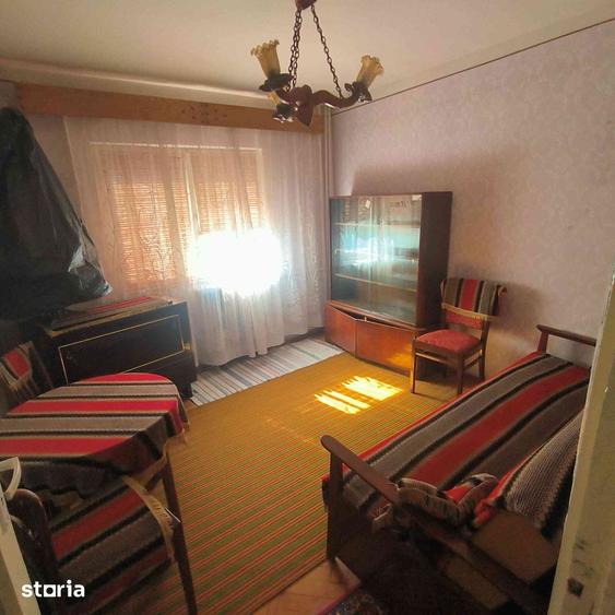 Apartament cu 3 camere decomandat în Burdea