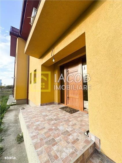 Casă cu 4 camere în Letea Veche