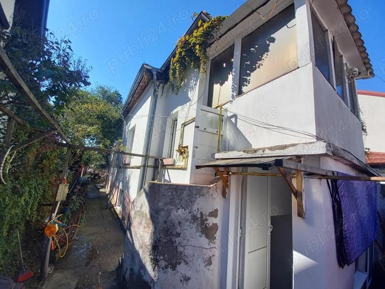 Casă cu 4 camere în Central