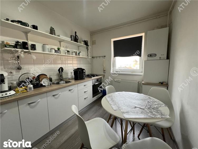 Apartament cu 2 camere decomandat, mobilat în Sud