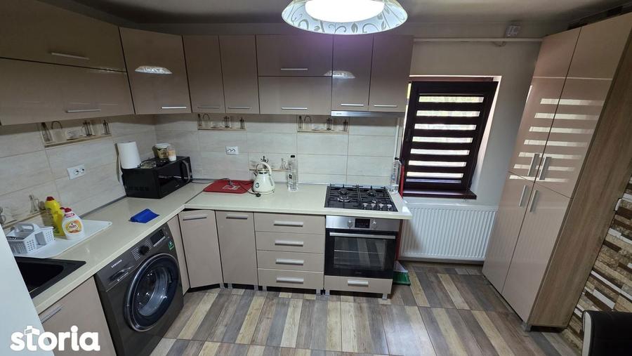 Apartament cu 3 camere decomandat în Mircea-Vodă