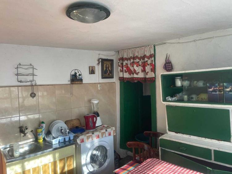 Casă cu 4 camere în Central