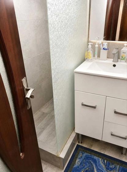 Apartament cu 3 camere semidecomandat, mobilat în Central