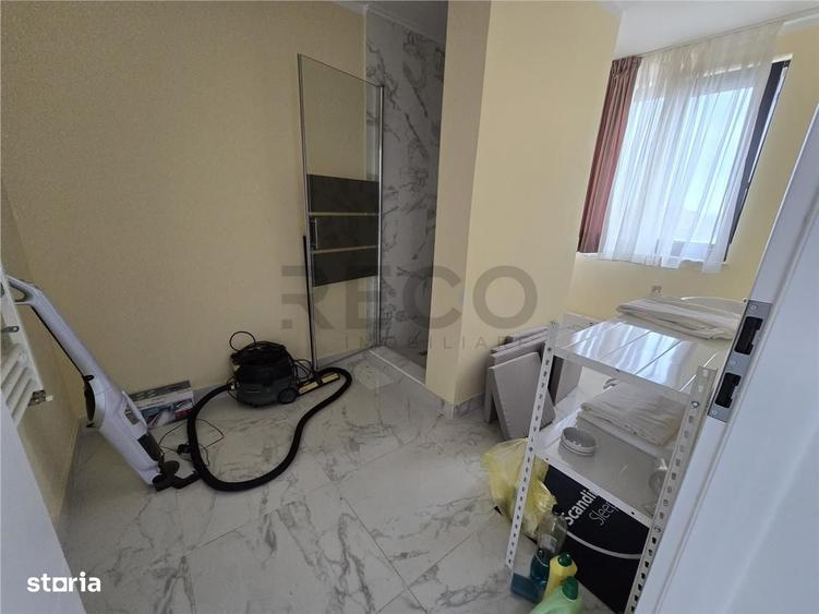 Spațiu comercial, de 305 mp, în Rontău