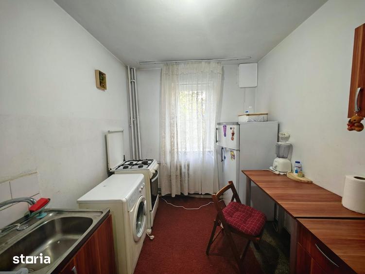 Apartament cu 2 camere semidecomandat în 1 Mai