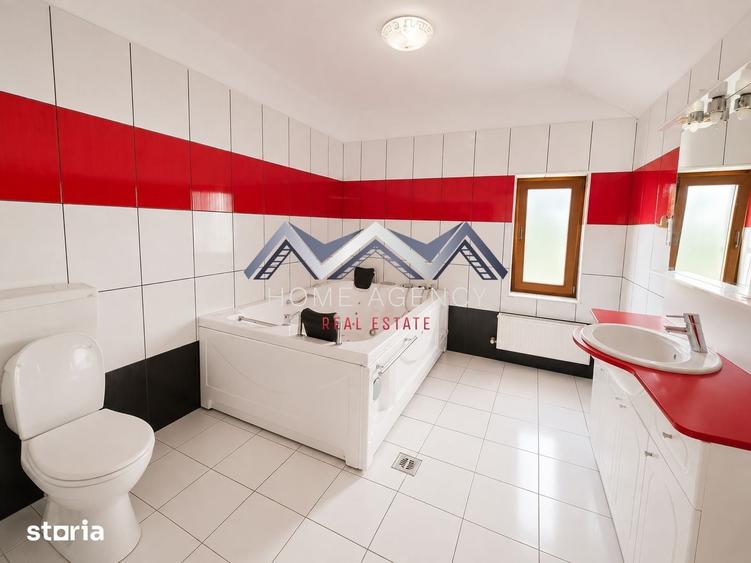 Casă cu 5 camere cu Teren 650 Mp în Central