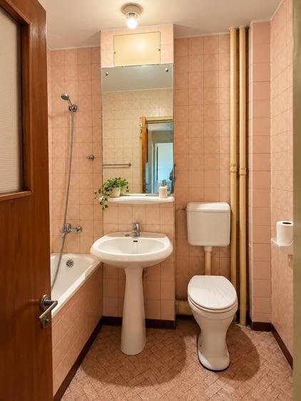 Apartament cu 2 camere decomandat în P-ța Universității