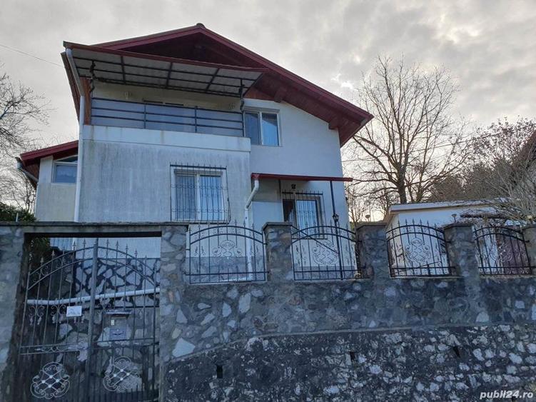 Casă cu Teren 1000 Mp în Cuptoare (Reșița)