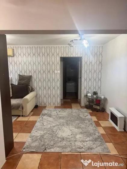 Apartament cu 3 camere decomandat în Obcini