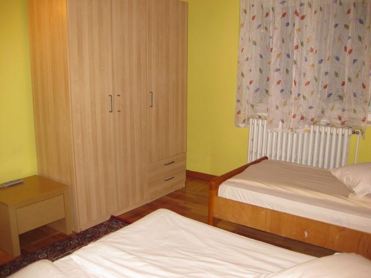 Casă cu 14 camere cu Canalizare în Valea Alba