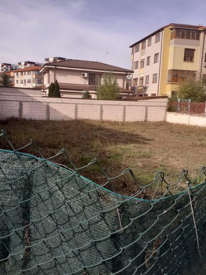 Teren Construcții intravilan de 500 mp, în Primo