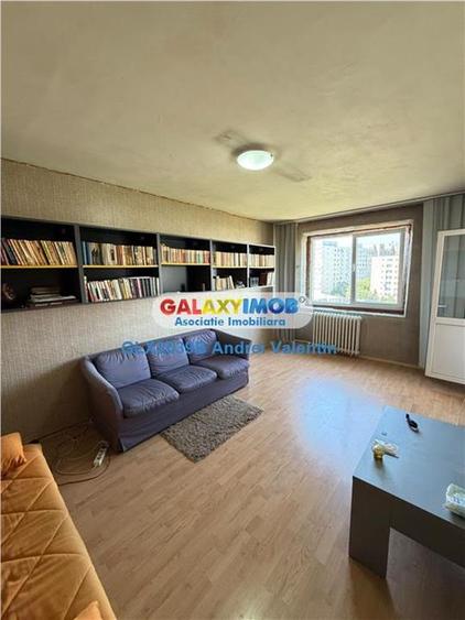 Apartament cu 3 camere decomandat, mobilat în Berceni