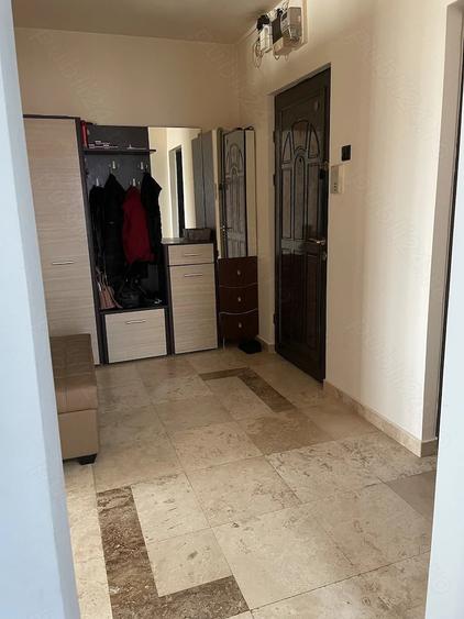Apartament cu 3 camere decomandat în Fortuna