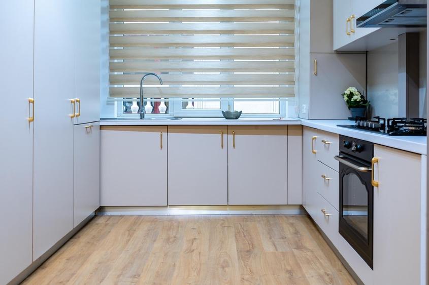 Apartament cu 3 camere semidecomandat în Herăstrău