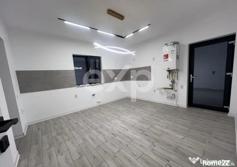 Casă cu 4 camere cu Teren 400 Mp în Bradu